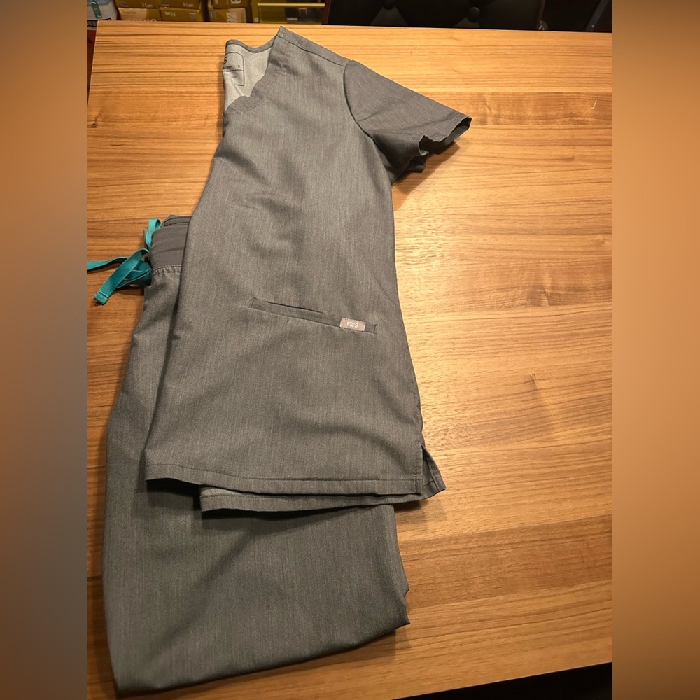 Figs scrubs set graphite size small top Md bottom